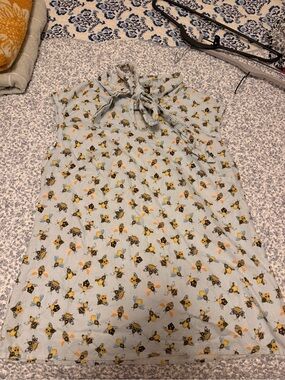 Retrolicious cotton bow neck top bee pattern